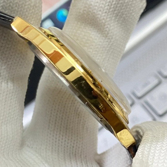 Vintage 1980 Roamer Manual Mens Gold Watch W/Leather Strap & Blue accents - Picture 5 of 7